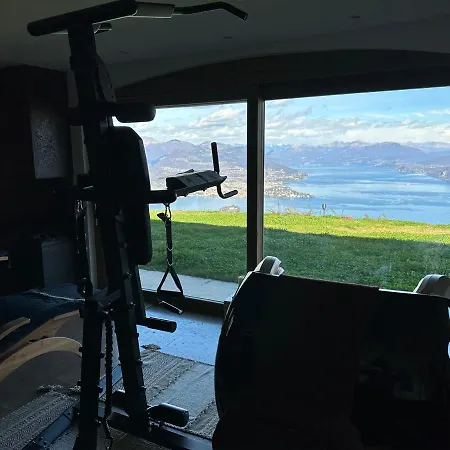 Private Luxury & Silence Retreat With Spectacular View Over The Maggiore Bed and Breakfast Στρέσα