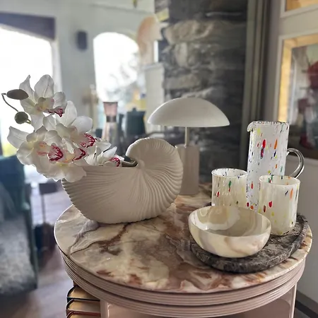 Private Luxury & Silence Retreat With Spectacular View Over The Maggiore Bed and Breakfast Στρέσα