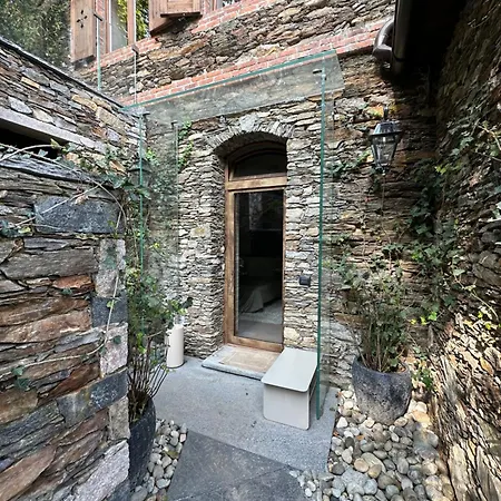 Private Luxury & Silence Retreat With Spectacular View Over The Maggiore Bed and Breakfast