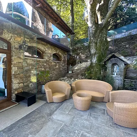 Private Luxury & Silence Retreat With Spectacular View Over The Maggiore Frühstückspension 4*