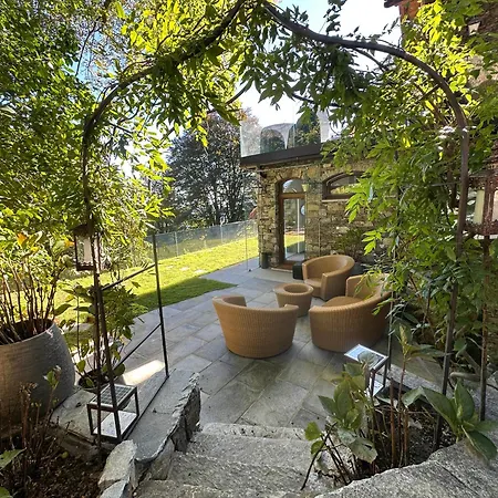 Private Luxury & Silence Retreat With Spectacular View Over The Maggiore Frühstückspension Stresa