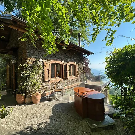 Private Luxury & Silence Retreat With Spectacular View Over The Maggiore Frühstückspension 4*