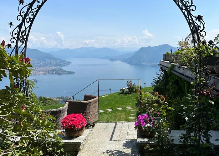 Private Luxury & Silence Retreat With Spectacular View Over The Maggiore Bed & Breakfast