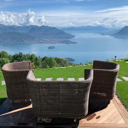 فندق مبيت وإفطار Private Luxury & Silence Retreat With Spectacular View Over The Maggiore ستريزا